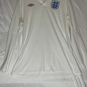 2010-2012 Umbro England Home Long Sleeve Soccer Jersey